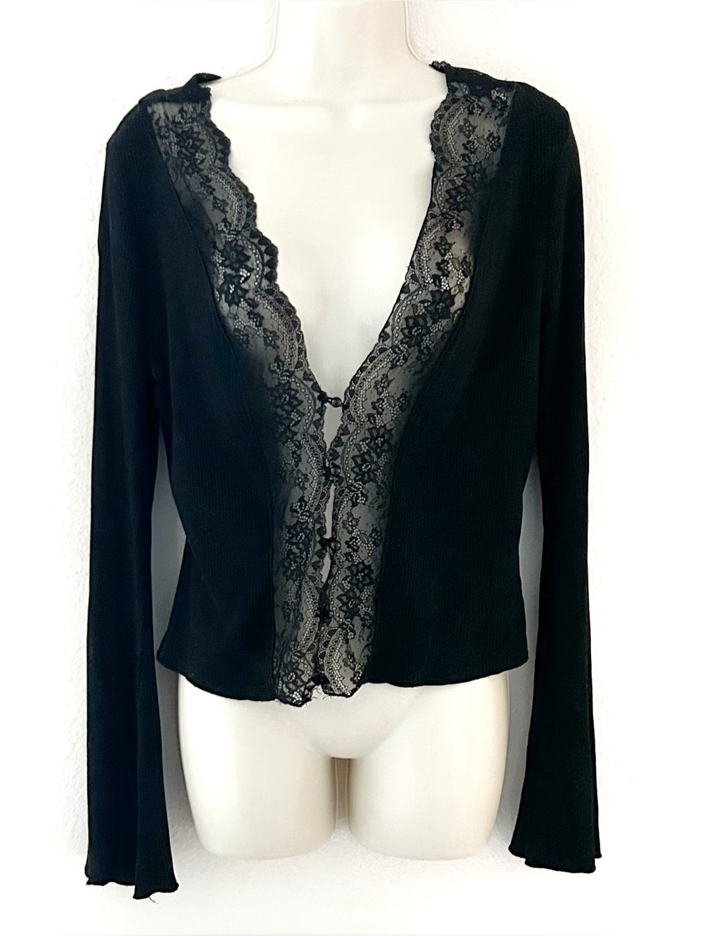 SHEIN Black Lace Trim Long Sleeve V-Neck Top